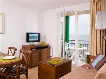Madame Vacances Les Terrasses De La Plage กาเยอ-ซูร์-แม ภายนอก รูปภาพ